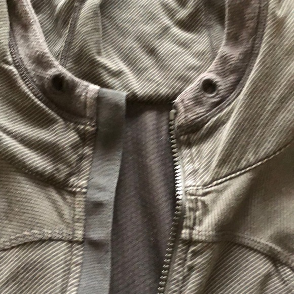 Lulu zip up sweater - Picture 3 of 4